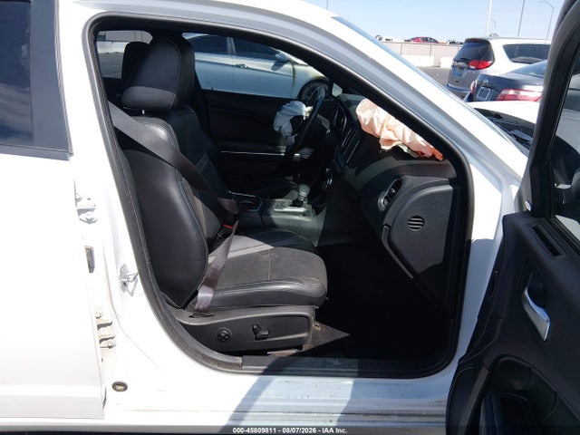 45809811 :رقم المزاد ، 2C3CDXHG3FH722132 vin ، 2015 Dodge Charger Sxt مزاد بيع