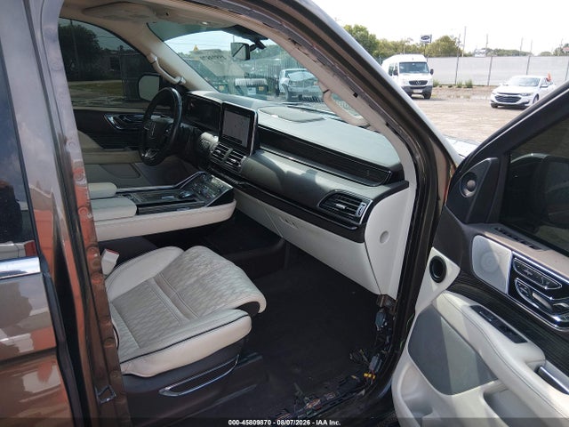 5LMJJ2TTXKEL10397 Lincoln Navigator Black Label