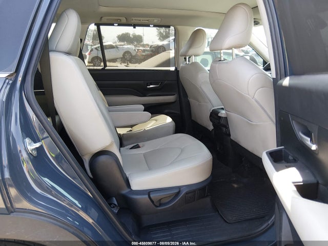 Toyota Grand Highlander Xle 2024 5TDAAAA58RS000405 Image 8