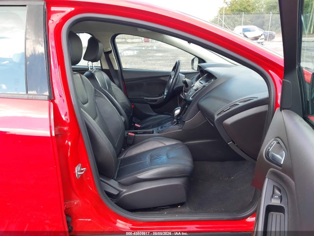 1FADP3F27GL316095 Ford FOCUS SE