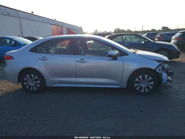 Toyota Corolla Hybrid Le 2022 JTDEAMDE3NJ037979 Image 14