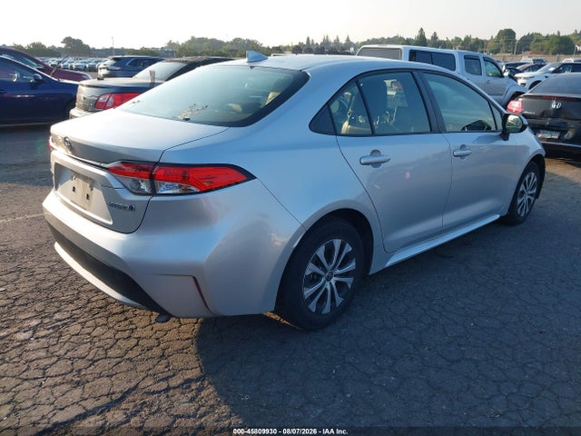 Toyota Corolla Hybrid Le 2022 JTDEAMDE3NJ037979 Image 4