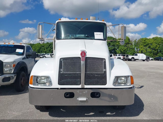 Auction sale of the 2008 Kenworth Construction T300, vin: 2NKMHM7X68M222317, lot number: 45810027