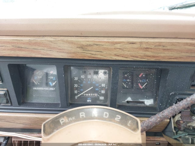 45810041 :رقم المزاد ، 1JCNJ15UXJT164567 vin ، 1988 Jeep Grand Wagoneer مزاد بيع