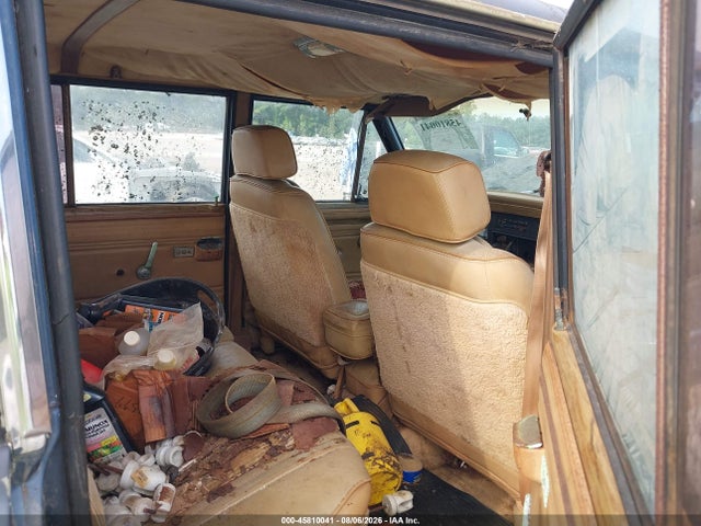 45810041 :رقم المزاد ، 1JCNJ15UXJT164567 vin ، 1988 Jeep Grand Wagoneer مزاد بيع