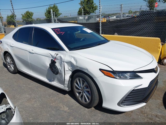 4T1C11AK0NU632461 Toyota CAMRY LE
