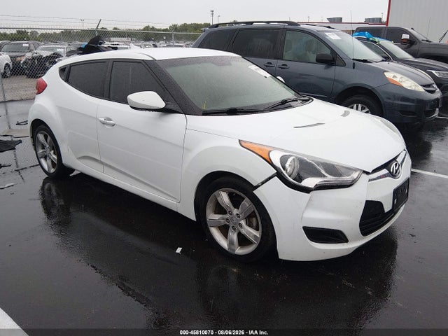2013 Hyundai Veloster Base W/gray მანქანა იყიდება აუქციონზე, vin: KMHTC6AD9DU119586, აუქციონის ნომერი: 45810070