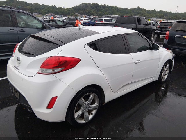 2013 Hyundai Veloster Base W/gray მანქანა იყიდება აუქციონზე, vin: KMHTC6AD9DU119586, აუქციონის ნომერი: 45810070