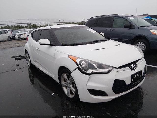 2013 Hyundai Veloster Base W/gray მანქანა იყიდება აუქციონზე, vin: KMHTC6AD9DU119586, აუქციონის ნომერი: 45810070