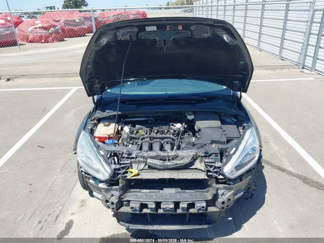 Ford FOCUS SE 2017 1FADP3K23HL215031 Image 10