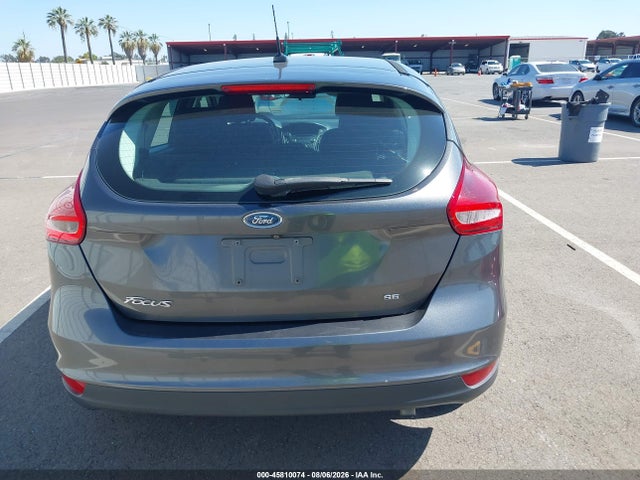 Ford FOCUS SE 2017 1FADP3K23HL215031 Image 17