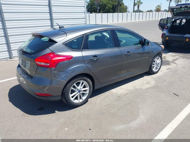 Ford FOCUS SE 2017 1FADP3K23HL215031 Image 4