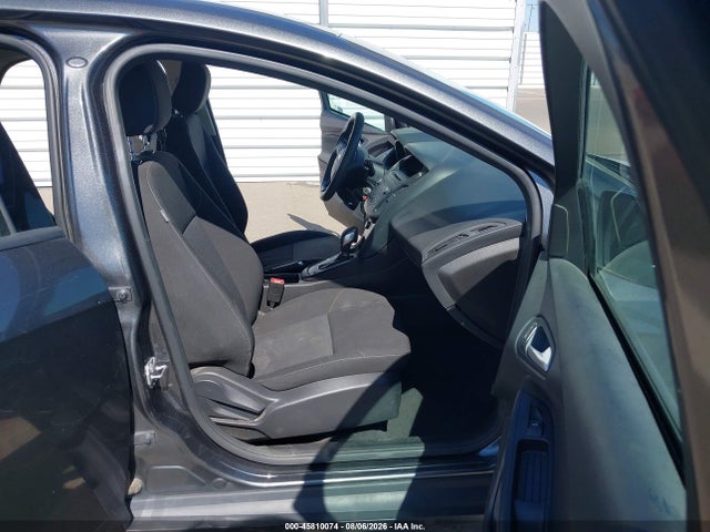 Ford FOCUS SE 2017 1FADP3K23HL215031 Image 5