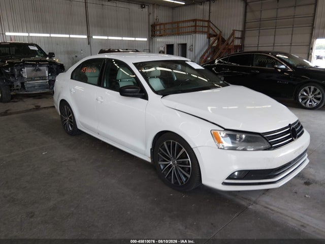 2015 Volkswagen Jetta 1.8t Sport მანქანა იყიდება აუქციონზე, vin: 3VWD17AJ4FM425223, აუქციონის ნომერი: 45810076