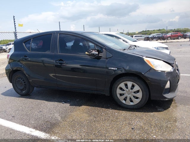 Toyota Prius C Two 2014 JTDKDTB32E1073796 Image 13