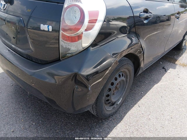 Toyota Prius C Two 2014 JTDKDTB32E1073796 Image 18