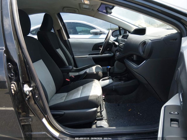 Toyota Prius C Two 2014 JTDKDTB32E1073796 Image 5