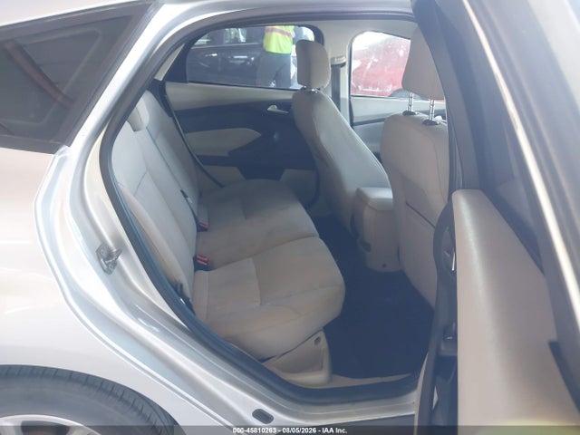 Ford FOCUS SE 2017 1FADP3K23HL214977 Image 8