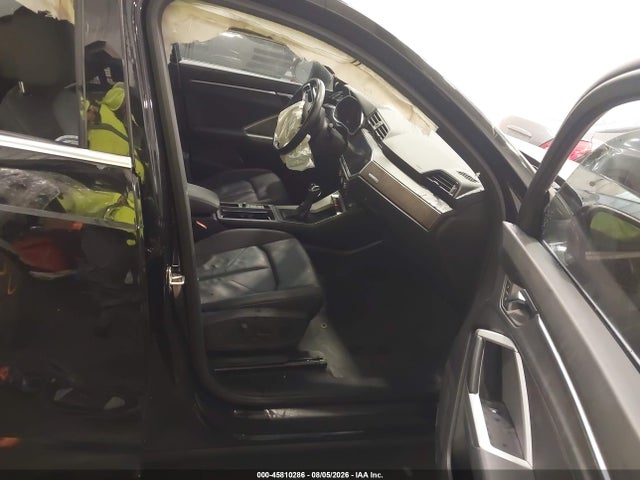 WA1BECF30K1080422 Audi Q3 2.0t Premium