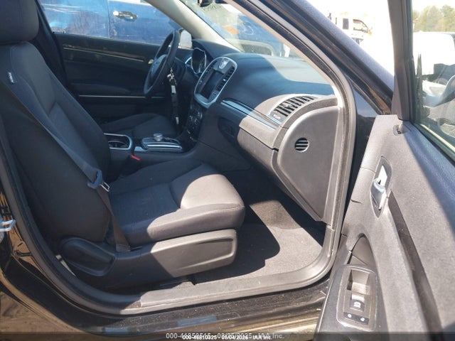 2022 Chrysler 300 Touring მანქანა იყიდება აუქციონზე, vin: 2C3CCAAG1NH236749, აუქციონის ნომერი: 45810325