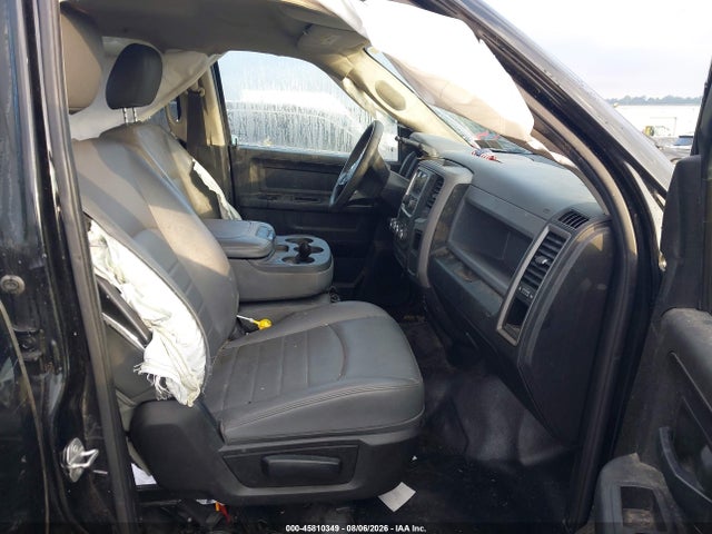 45810349 :رقم المزاد ، 3C6RR7KT7LG130474 vin ، 2020 Ram 1500 Classic Tradesman  4x4 5'7 Box مزاد بيع