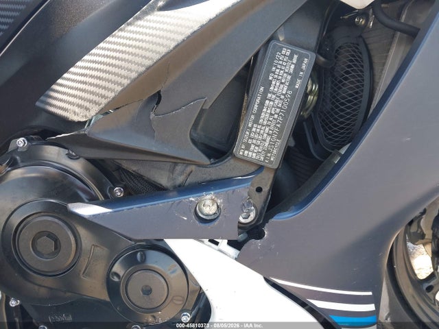 Suzuki GSX-R600 2023 JS1GN7FA7P7100598 Image 17