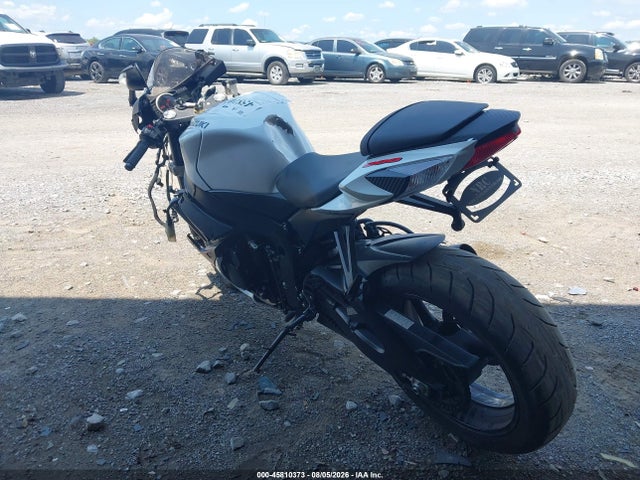 Suzuki GSX-R600 2023 JS1GN7FA7P7100598 Image 3