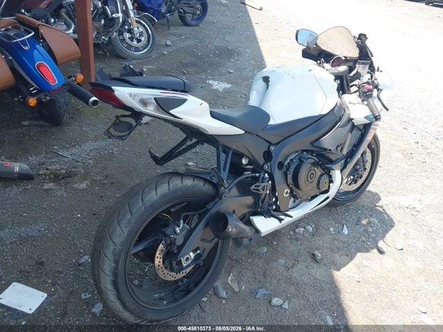 Suzuki GSX-R600 2023 JS1GN7FA7P7100598 Image 4