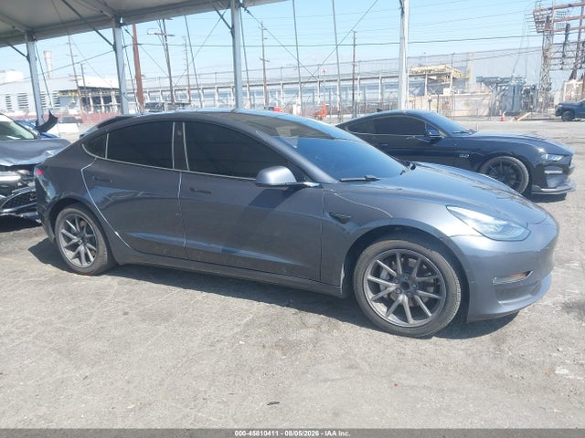 5YJ3E1EA9JF045401 Tesla Model 3 Long Range/mid Range