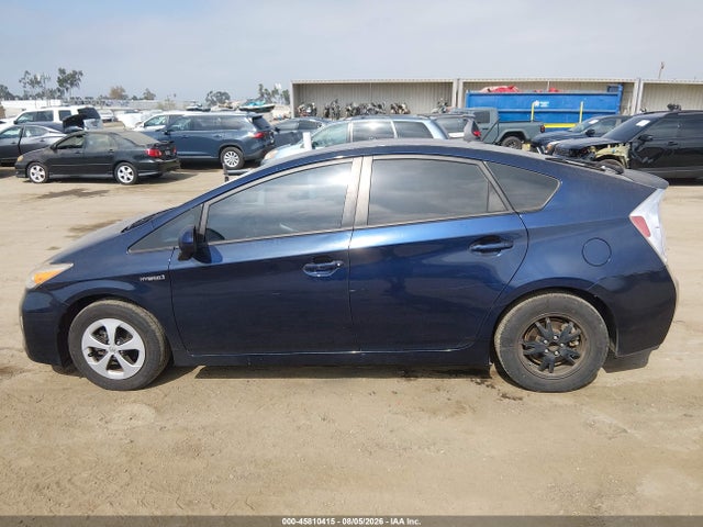 Toyota Prius Three 2015 JTDKN3DU7F1953722 Image 14