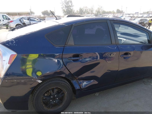 Toyota Prius Three 2015 JTDKN3DU7F1953722 Image 6