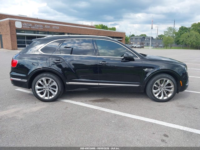 2017 Bentley Bentayga W12/w12 First Edition მანქანა იყიდება აუქციონზე, vin: SJAAC2ZV1HC013275, აუქციონის ნომერი: 45810469