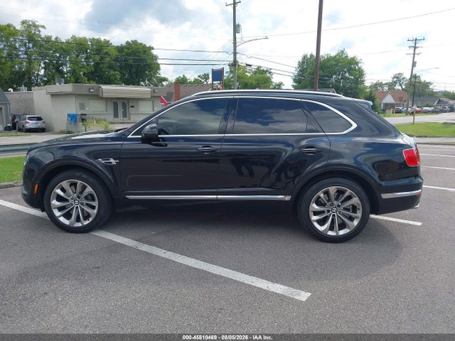 2017 Bentley Bentayga W12/w12 First Edition მანქანა იყიდება აუქციონზე, vin: SJAAC2ZV1HC013275, აუქციონის ნომერი: 45810469