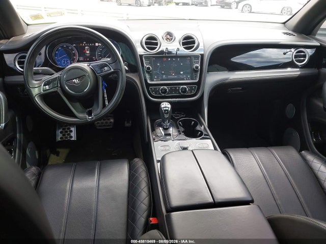 2017 Bentley Bentayga W12/w12 First Edition მანქანა იყიდება აუქციონზე, vin: SJAAC2ZV1HC013275, აუქციონის ნომერი: 45810469
