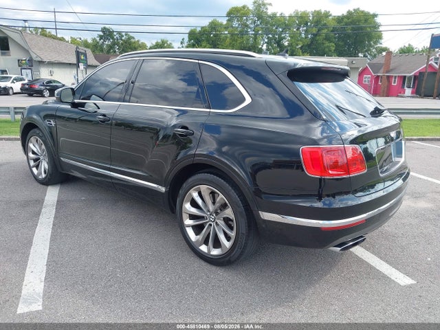 2017 Bentley Bentayga W12/w12 First Edition მანქანა იყიდება აუქციონზე, vin: SJAAC2ZV1HC013275, აუქციონის ნომერი: 45810469