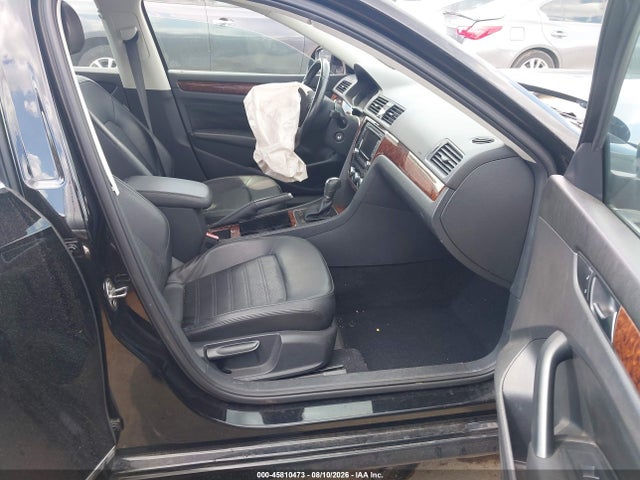 2012 Volkswagen Passat 2.5l Sel მანქანა იყიდება აუქციონზე, vin: 1VWCH7A32CC075175, აუქციონის ნომერი: 45810473