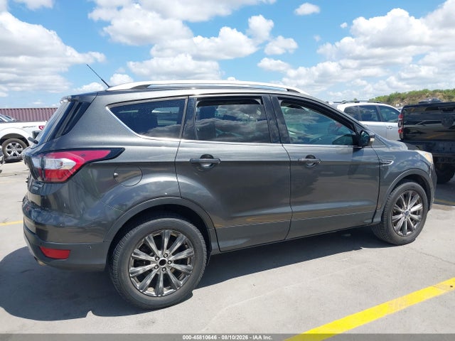 1FMCU0J96HUD92285 Ford Escape Titanium