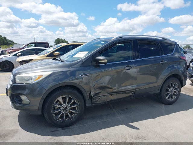 1FMCU0J96HUD92285 Ford Escape Titanium