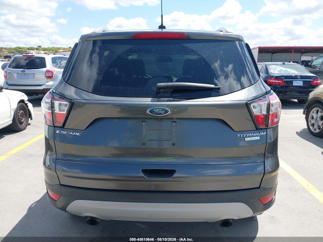 1FMCU0J96HUD92285 Ford Escape Titanium