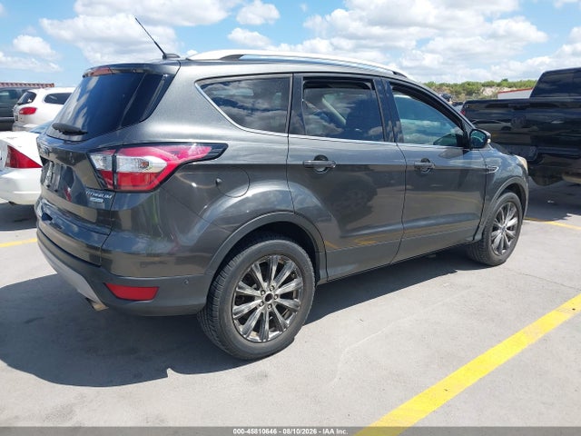 1FMCU0J96HUD92285 Ford Escape Titanium