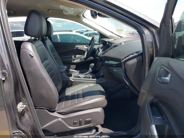 1FMCU0J96HUD92285 Ford Escape Titanium