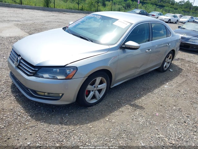 2012 Volkswagen Passat 2.5l Se მანქანა იყიდება აუქციონზე, vin: 1VWBP7A30CC072130, აუქციონის ნომერი: 45810648