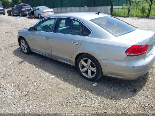 2012 Volkswagen Passat 2.5l Se მანქანა იყიდება აუქციონზე, vin: 1VWBP7A30CC072130, აუქციონის ნომერი: 45810648