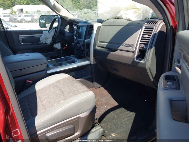 3C6RR7LT3HG524267 RAM 1500 Big Horn 4x4 5&#039;7 Box