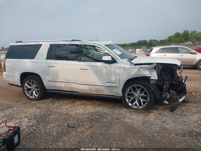 2015 Gmc Yukon Xl 1500 Denali მანქანა იყიდება აუქციონზე, vin: 1GKS2JKJ8FR714983, აუქციონის ნომერი: 45810769