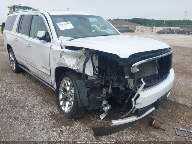 2015 Gmc Yukon Xl 1500 Denali მანქანა იყიდება აუქციონზე, vin: 1GKS2JKJ8FR714983, აუქციონის ნომერი: 45810769