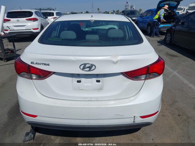 5NPDH4AE0FH593737 Hyundai ELANTRA SE