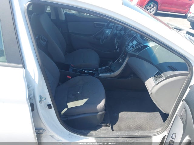 5NPDH4AE0FH593737 Hyundai ELANTRA SE