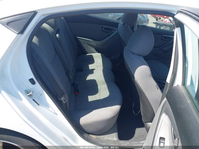5NPDH4AE0FH593737 Hyundai ELANTRA SE