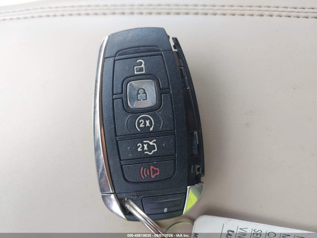 45810835 :رقم المزاد ، 5LMTJ3DHXHUL32908 vin ، 2017 Lincoln Mkc Reserve مزاد بيع